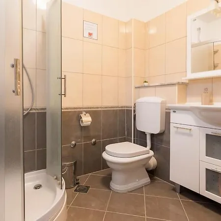 - Delic - Makarska Exklusiv * Kresevo