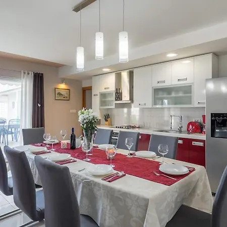 - Delic - Makarska Exklusiv Villa