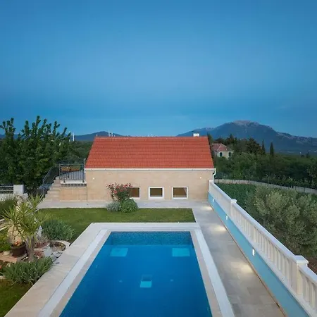 - Delic - Makarska Exklusiv Kresevo